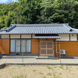 Viesnīca 民泊 あざし はなれ1棟貸し 母屋 2部屋貸 Open in January 2024, Minpaqu Azashi pilsētā Kušimoto