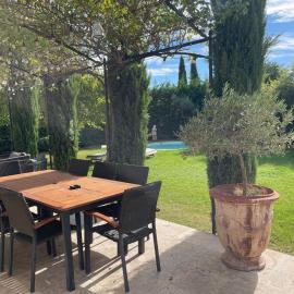 Villa proche d'Avignon., hotel in Le Pontet