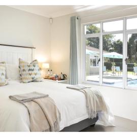 66 On Monzali 4 Star Luxury Guesthouse, hotel en Hilton