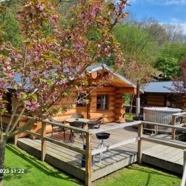 Mountain Edge Resort Lodge 3 with Hot Tub, hotel in Church Stretton