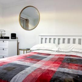 1-Bed Apt Sleeps 2 20 min walk to Centre, hotel in Rochester