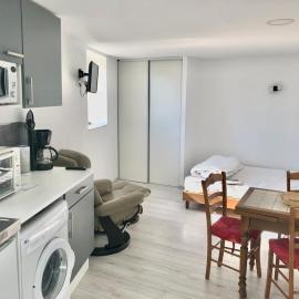 Studio indépendant confortable, hotel v destinácii Bourbon-lʼArchambault