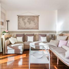 Spacious, Air Conditioner, Few Minutes to the Castle