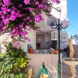 Spacious Apartment, hotel in Korinthos
