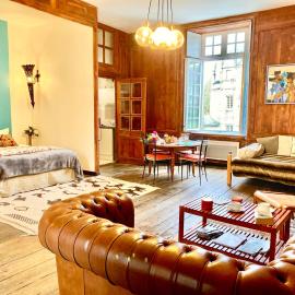 Loft Berberis, château XVe, Dinan, Hotel in Taden