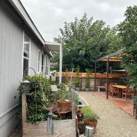 Eastside Costa Mesa house، فندق في كوستا ميسا