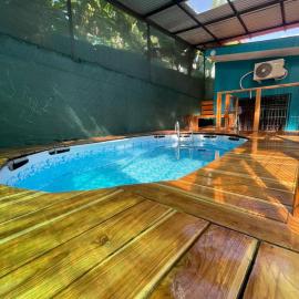 Casa Eli en Playa Manuel Antonio, hotel in Quepos