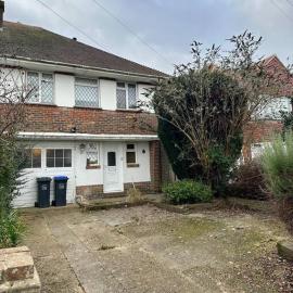 Spacious Home w/ Parking & Garden