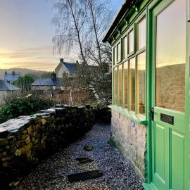 Stunningly stylish cottage.: Bradwell şehrinde bir otel