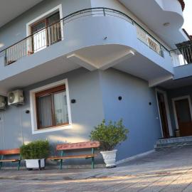 Albora Guest House, hotel em Fier