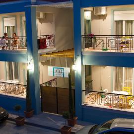 Ikies Luxury Apartments, hotel in Ofrínion
