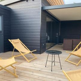 COTTAGE 4/5 pers, hotel in Jullouville-les-Pins