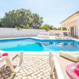 Villa Bermudas - moradia tranquila com piscina aquecível e BBQ em Albufeira