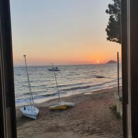 Beach house, hotel en Cavo
