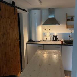 Viesnīca 26 qm Souterrain Ferienappartement nahe Köln pilsētā Frehene