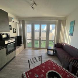 Amazing Penthouse two terrace 5 minutes to the beach close to the main area, hotel v destinácii Msida