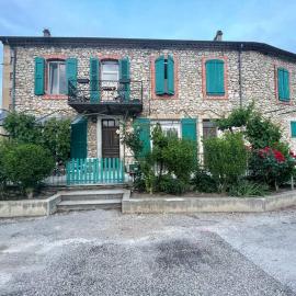 Maison de vacances dans le Diois au pied du Vercors avec 2 chambres pour 6 personnes, hotel em Menglon