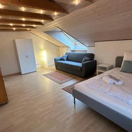 Apartment Oase 2, Parkplatz, Küche, Internet, hotel em Klosterlechfeld