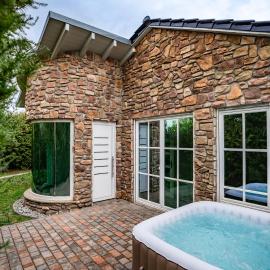 Designhaus - WHIRLPOOL - TERRASSE - GARAGE - 10 PERSONEN - AUFZUG - KÜCHE - FAMILIENFREUNDLICH - WIFI - NETFLIX, hotell sihtkohas Rüdesheim am Rhein