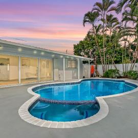 Private Hollywood Oasis, Heated Pool, Spa and BBQ