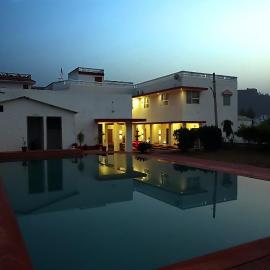 The Vanashv, Hotel in Tehla