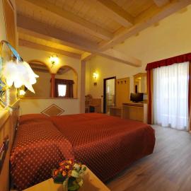 Albergo Alla Comparsa, hotel Baselga di Pinèben