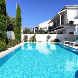 The Central Suites, hotel in Kassiopi