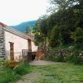 Auberge de Lascours, gîte d'étape pleine nature.