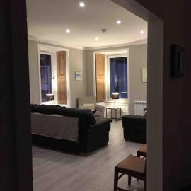 Tarbert large, bright, 4 bedroom flat with harbour views