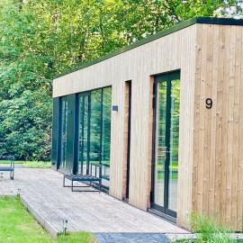 Chalet goudmeer LUXURY AIRCO WIFI 3 bedrooms 2 bathrooms, hotel v mestu Oosterwolde