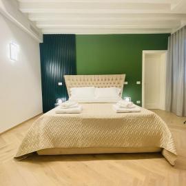 Sweet Time Venice, Luxury San Marco Frezzaria apt!