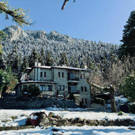 Hotel Katafigio, hotel em Elati