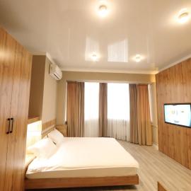 Cozy Hostel، فندق في بيشكيك