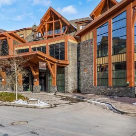 Adventurer's Escape~ Mountain Luxury Resort، فندق في كانمور