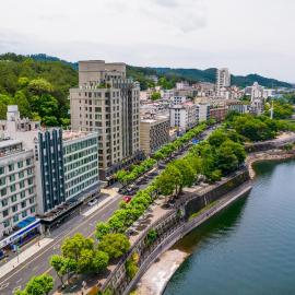 Atour Hotel Hangzhou Qiandao Lake Central Dock – hotel w mieście Chun'an