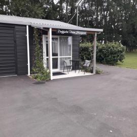 Rural Gordonton Sleepout – hotel w mieście Hamilton