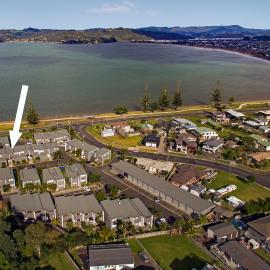 Aqua Soleil Beachfront Apartment, hotel in Whitianga