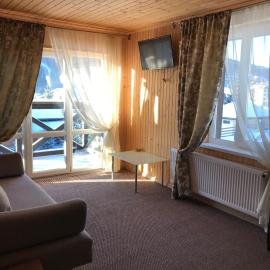 Приватна садиба Два сини та донька, hotel in Bukovel