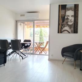 Appartement central avec terrasse, climatisation et WIFI