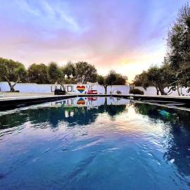LUXURY COUNTRY VILLA CON PISCINA MARE BANDIERA BLU, ξενοδοχείο σε Maruggio