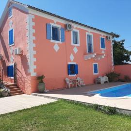 Holiday House Ivana, hotel in Dobropoljana