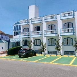 Hotel Casa Branca, hotel i Guarujá
