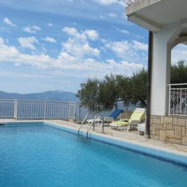 Rooms Falcon, hotel in Brist