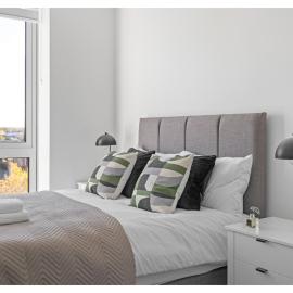 Beckenham Beauty: Modern 1-Bedroom Abode, מלון בבקנהאם