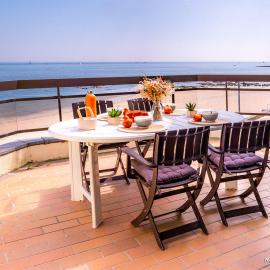 RÉF 318 - LARMOR-PLAGE spacieux type 3 pleine vue mer avec terrasse, ascenseur, parking, hotel Larmor-Plage-ban