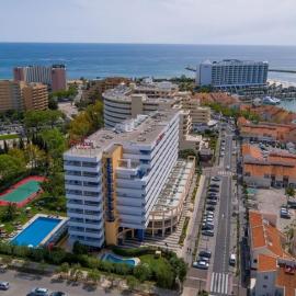 Refurbished 2 bed appt with Hot tub in Vilamoura, hotel in Vilamoura