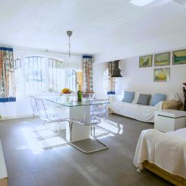 Suitur beachfront apartment Roc de Sant Gaietà