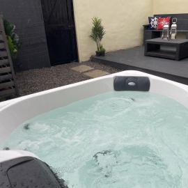 Château by the Sea - Hotel style 3 bed optional hot tub, hotel in Newbiggin-by-the-Sea