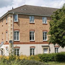 Home near Rugby Station for contractors and Work Commuters, 5 bedroom, Free Parking & Garden, hotel a Newbold on Avon