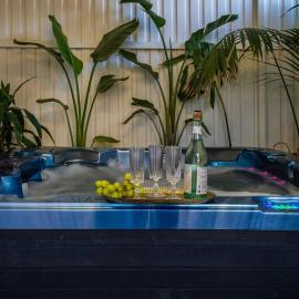 The Garden Pool and Spa house ocean views, hotel u gradu Seacliff